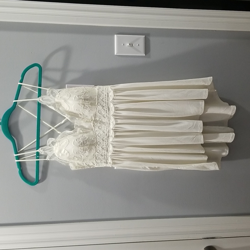 NWOT Zenana Lace Bra Tank. Large